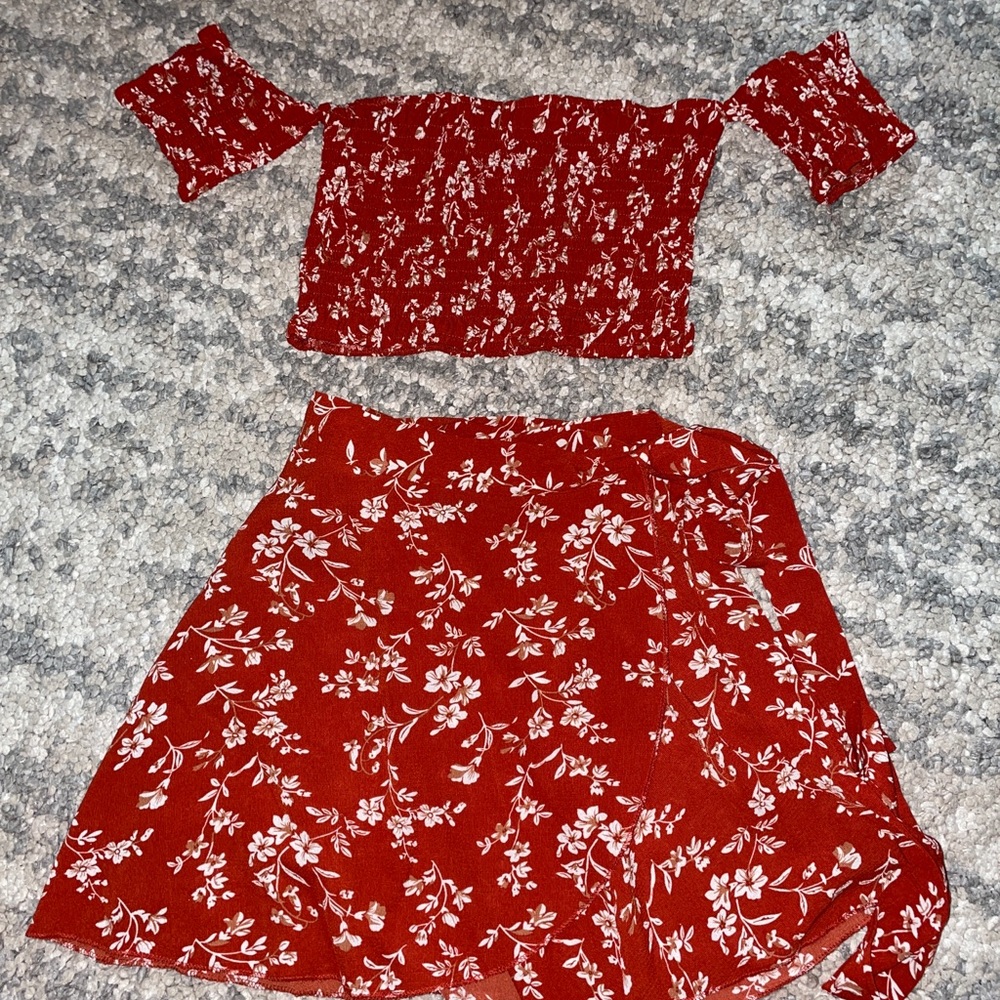 Shein red 2 piece set size Large fits small
